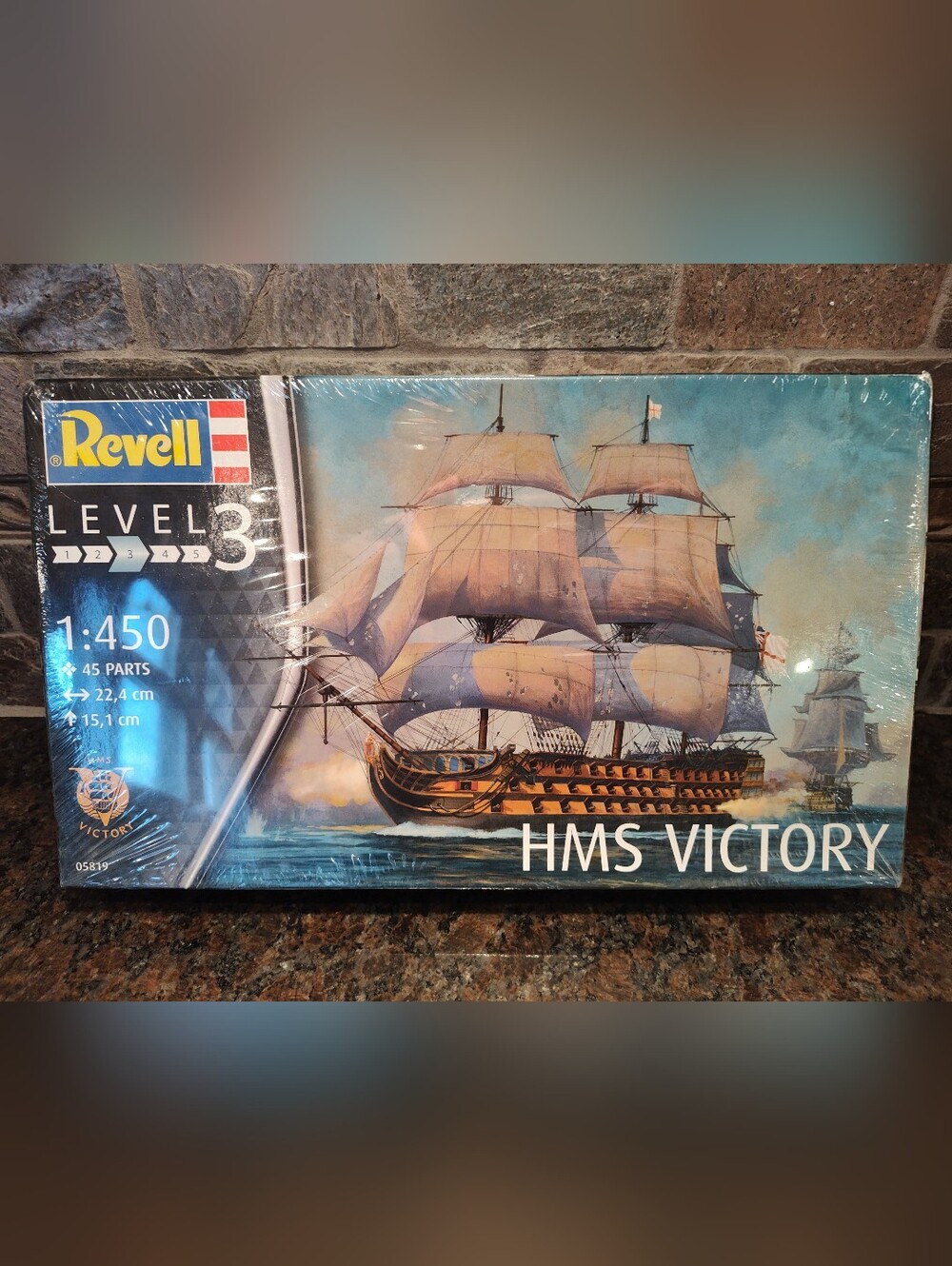 Revell HMS Victory 1:450 Model Ship Kit - Level 3